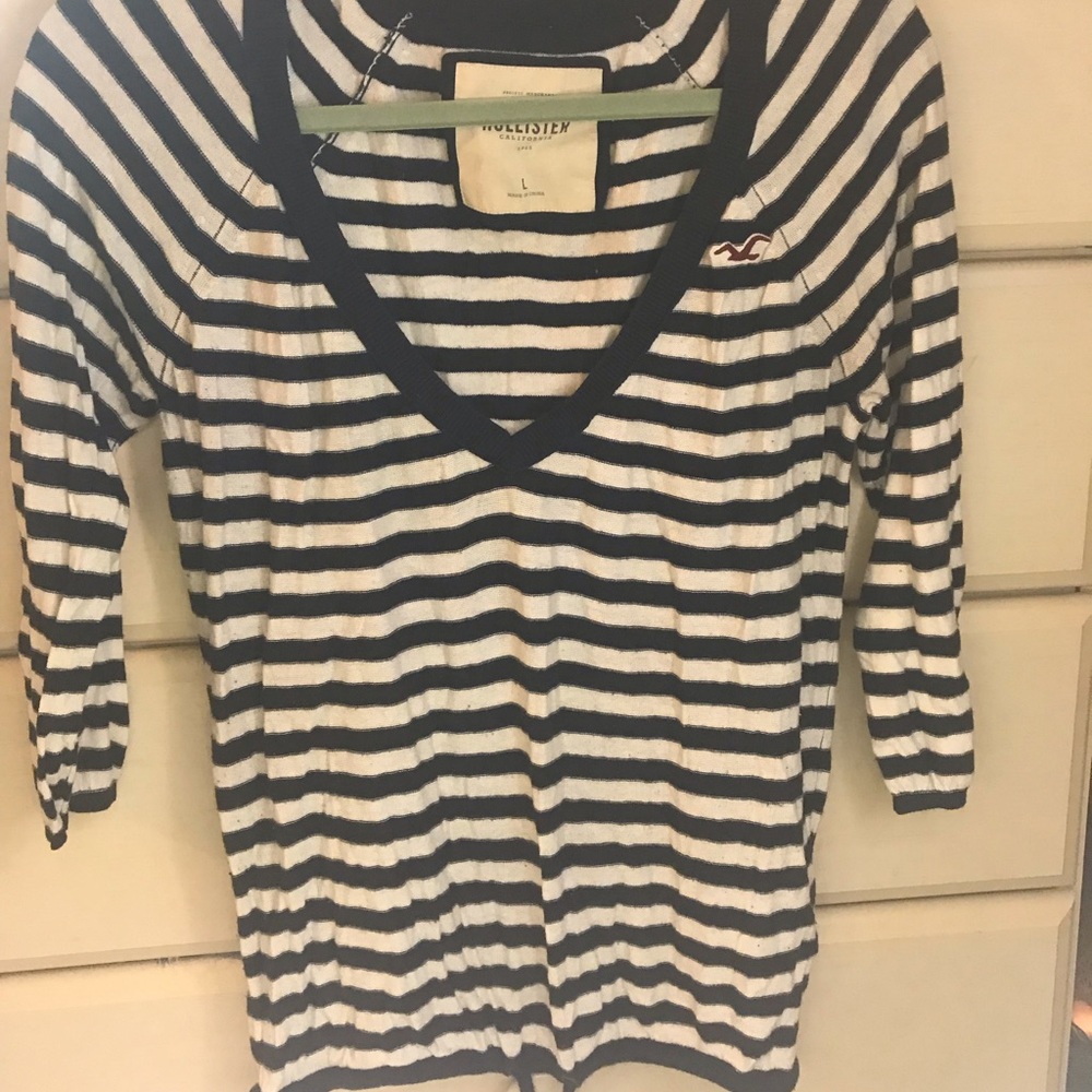 Hollister sweater as L